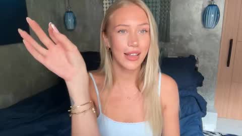 olivia online show from February 3, 3:15 am