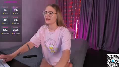 My name is Livy Nice to meet you  Thumbs up please its important online show from September 25, 5:27 pm