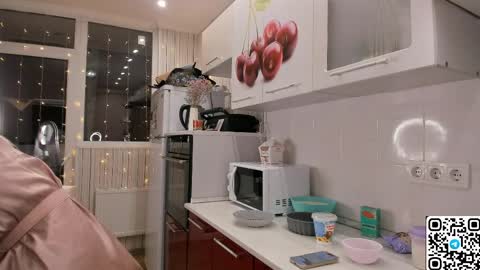 My name is Livy Nice to meet you  Thumbs up please its important online show from May 2, 6:13 pm
