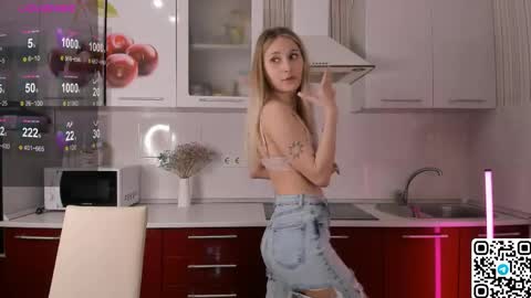 My name is Livy Nice to meet you  Thumbs up please its important online show from May 4, 5:53 pm