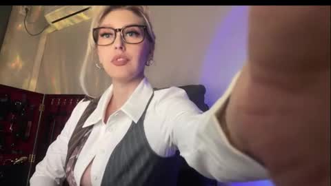 Liya Ray online show from March 22, 3:37 pm