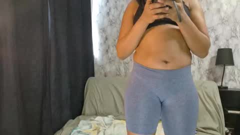 LiyahLexi online show from January 16, 6:45 pm