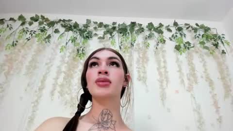 Liz Luna online show from June 12, 9:35 pm