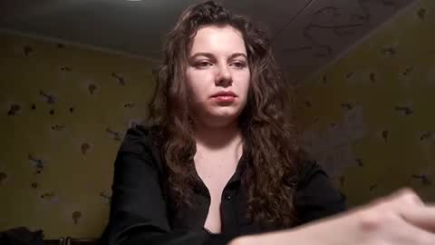 Molly online show from April 20, 5:16 pm