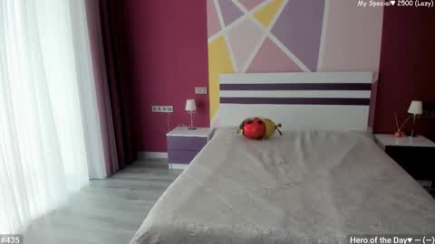 Girl next door online show from September 10, 11:43 am