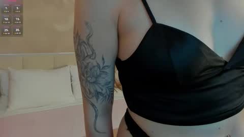 Snapshot of lizaloststar chatting on November 1, 1:40 am lizaloststar online show from November 1, 1:40 am