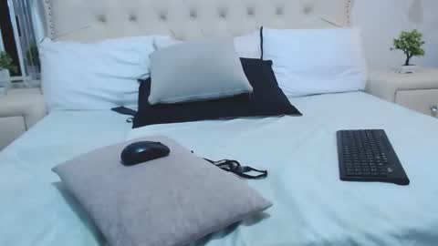 Snapshot of lizandjuan chatting on February 25, 9:46 pm lizANDjuan online show from February 25, 9:46 pm