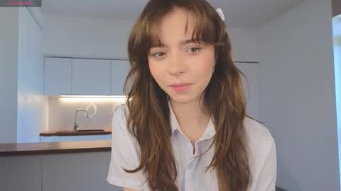 Hello there im Amelia Im new here Lets have fun online show from April 3, 3:15 am
