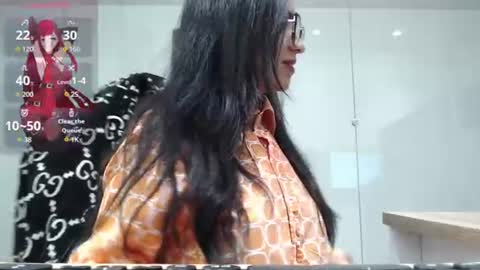 Snapshot of lizeth_white chatting on June 29, 3:23 pm lizeth_white online show from June 29, 3:23 pm