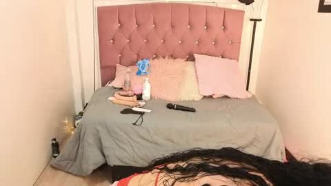 Snapshot of lizha_milf chatting on June 24, 7:02 pm Lizha online show from June 24, 7:02 pm