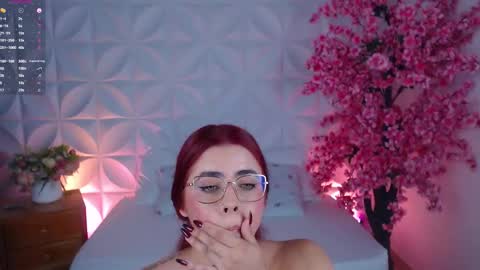 Snapshot of lizowenn_ chatting on November 13, 10:52 pm LIZETH online show from November 13, 10:52 pm