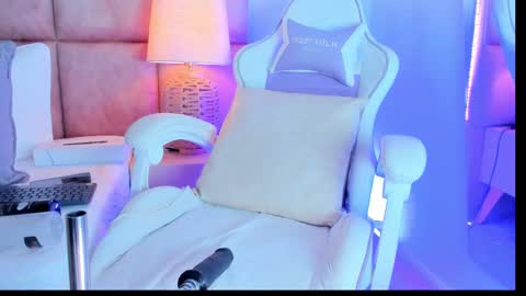 Liz online show from February 7, 4:43 pm