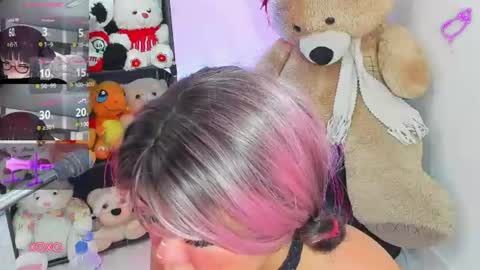 Snapshot of lizz_tender chatting on June 18, 12:20 pm Lizz online show from June 18, 12:20 pm