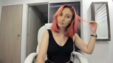 Snapshot of lizzdoux chatting on December 16, 3:00 am lizzdoux online show from December 16, 3:00 am