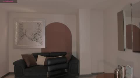 Lizzi  online show from November 15, 8:05 pm