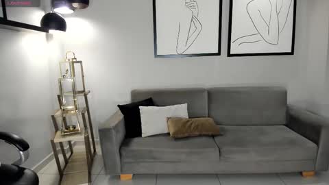 Lizzi  online show from January 10, 8:43 pm