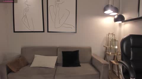 Lizzi  online show from February 19, 8:16 pm