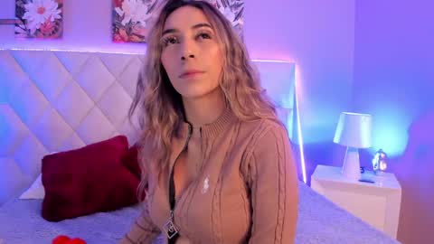 Snapshot of lizzi_hotman chatting on May 24, 1:38 pm LIZZI online show from May 24, 1:38 pm