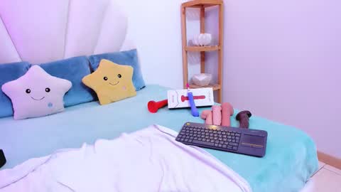 lizzie_williamss online show from September 19, 3:08 am