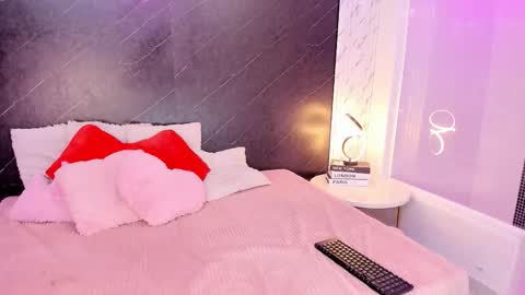 I am Lizz online show from October 22, 12:05 pm