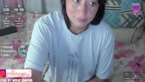 Snapshot of lizzy_kawuaii chatting on August 3, 9:04 am lizzy online show from August 3, 9:04 am