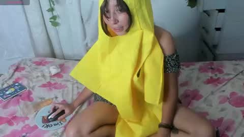 Snapshot of lizzy_kawuaii chatting on August 7, 4:58 am lizzy online show from August 7, 4:58 am