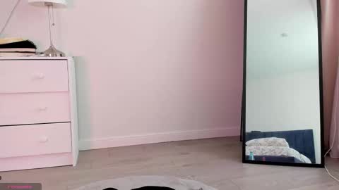 Snapshot of lizzy_peach chatting on September 10, 6:24 am Lizzy online show from September 10, 6:24 am