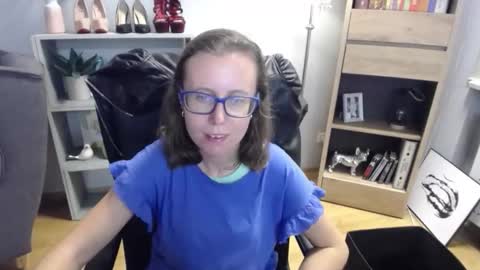 Lizzy online show from September 10, 4:23 am