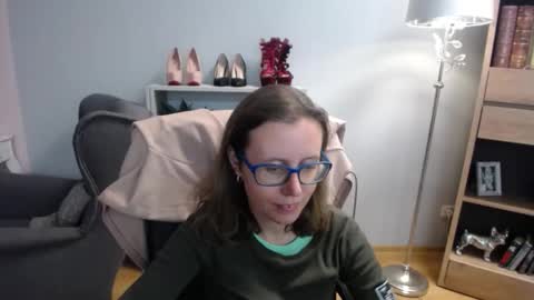 Lizzy online show from September 25, 4:49 am