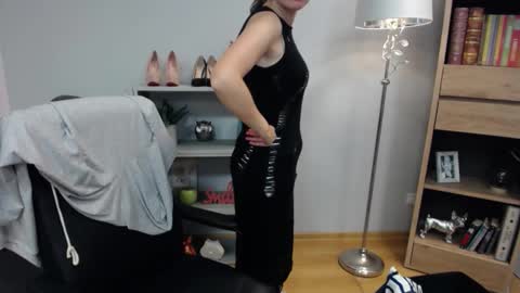 Lizzy online show from October 17, 5:54 am