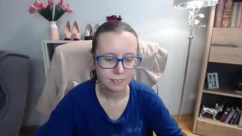 Lizzy online show from December 2, 5:35 am