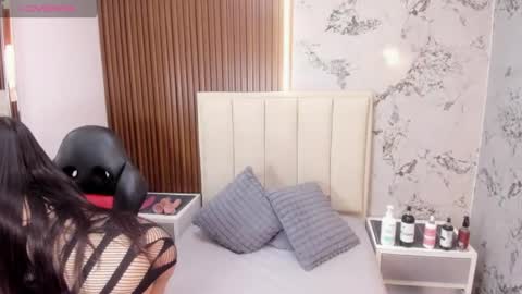 Snapshot of lizzy_vall chatting on July 30, 12:59 pm Lizzy online show from July 30, 12:59 pm