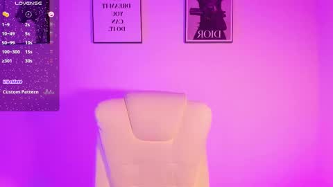 Snapshot of lizzyponcee chatting on October 30, 12:17 pm lizzyponcee online show from October 30, 12:17 pm