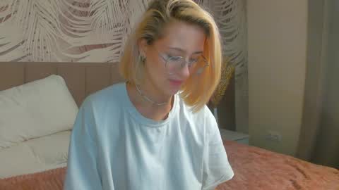 lizzysin online show from April 28, 1:59 am