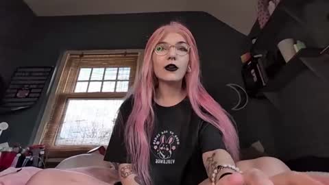 lizzybunny online show from December 14, 2:10 pm