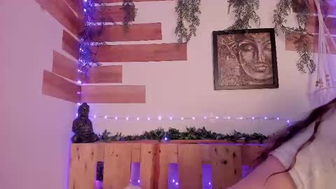 Llanna online show from March 12, 5:41 pm