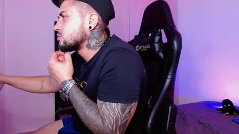 lliamm 2 online show from July 22, 5:21 am