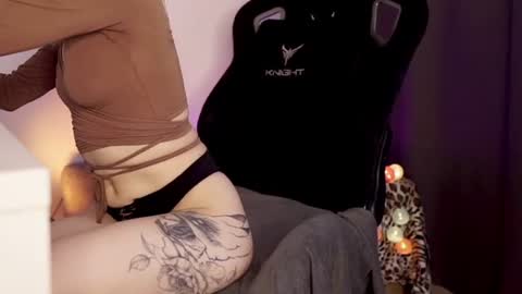 Mila online show from June 14, 12:41 am