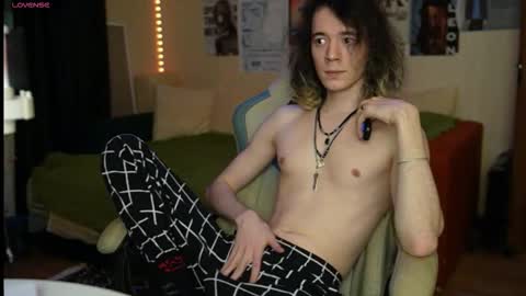 just lllattti online show from March 18, 3:26 pm