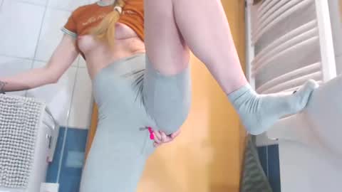 Eliza and  Betty online show from February 19, 10:09 pm