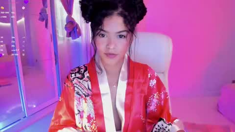 Snapshot of lm_kloeeh chatting on February 15, 12:59 am Kloe see you 28-11  to celebrate my birthday online show from February 15, 12:59 am