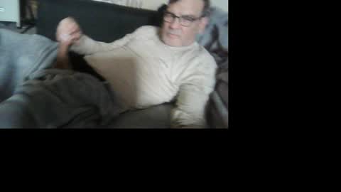 Snapshot of lngdickdaddy chatting on April 6, 2:40 pm LongDick Daddy online show from April 6, 2:40 pm