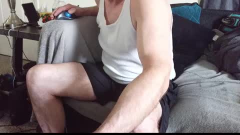 Snapshot of lngdickdaddy chatting on May 3, 10:05 pm LongDick Daddy online show from May 3, 10:05 pm
