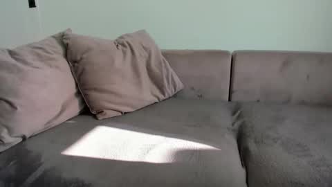 Snapshot of lo_onthe chatting on March 2, 5:08 am Emi online show from March 2, 5:08 am