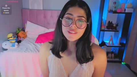 Snapshot of loaluxury chatting on November 25, 11:21 am Pamela online show from November 25, 11:21 am