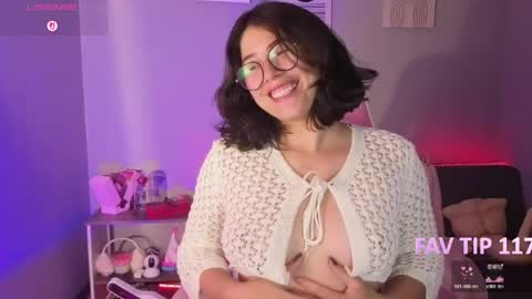 Snapshot of loaluxury chatting on May 18, 3:02 am Pamela online show from May 18, 3:02 am