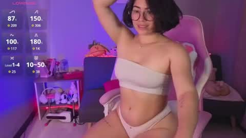 Snapshot of loaluxury chatting on June 13, 3:21 pm Pamela online show from June 13, 3:21 pm
