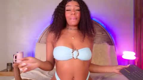 Snapshot of loana_vegas chatting on July 14, 5:51 pm LOANA online show from July 14, 5:51 pm