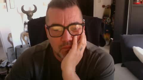 loanm online show from March 15, 2:23 pm