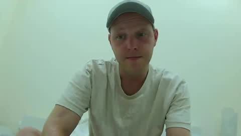 Snapshot of lobert96 chatting on July 26, 8:27 pm lobert96 online show from July 26, 8:27 pm